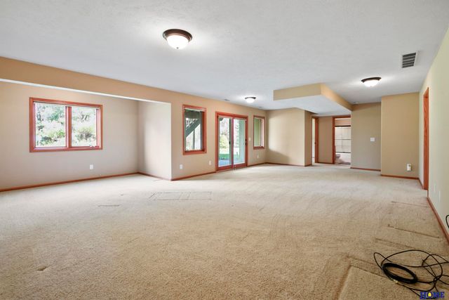 7746 Phares Drive, Lincoln, NE 68516