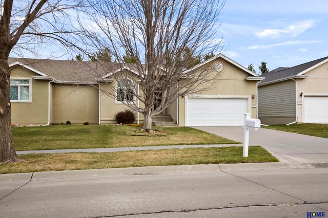 7746 Phares Drive, Lincoln, NE 68516