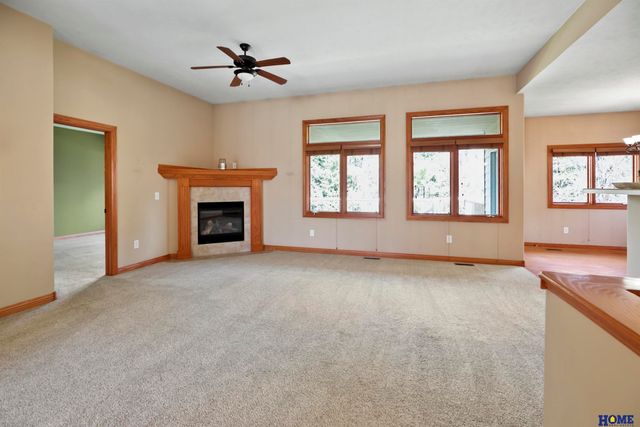 7746 Phares Drive, Lincoln, NE 68516