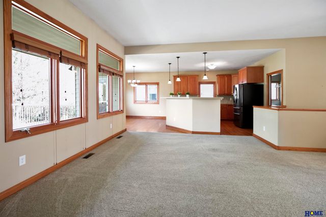 7746 Phares Drive, Lincoln, NE 68516