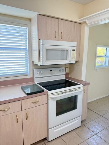 1620 5th Avenue, Vero Beach, FL 32960