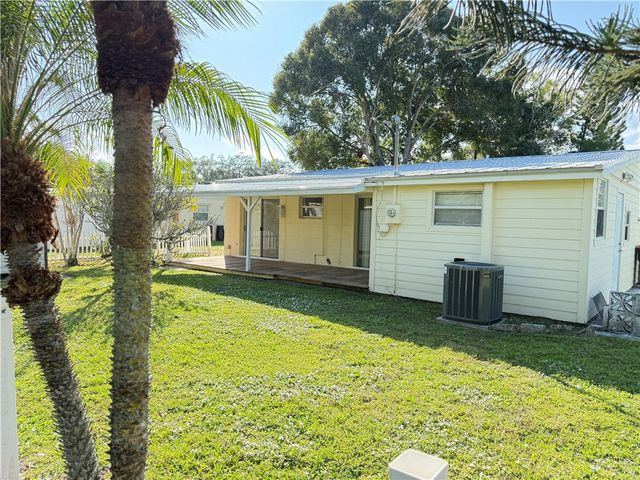 1620 5th Avenue, Vero Beach, FL 32960