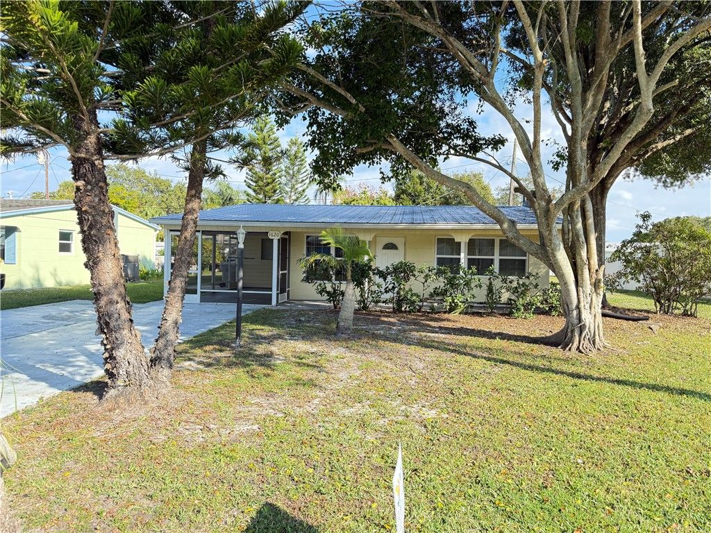 1620 5th Avenue, Vero Beach, FL 32960