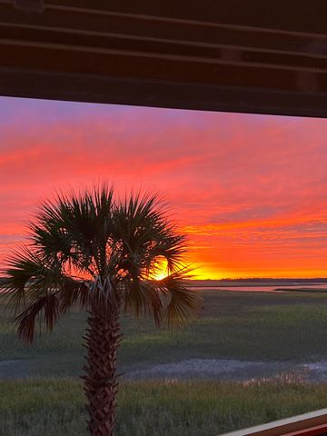 91 Mariners Cay Drive, Folly Beach, SC 29439