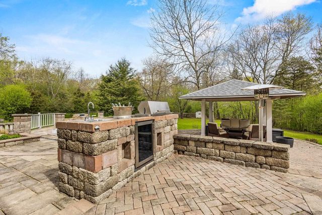 W326N4714 Buckhorn Drive, Nashotah, WI 53058