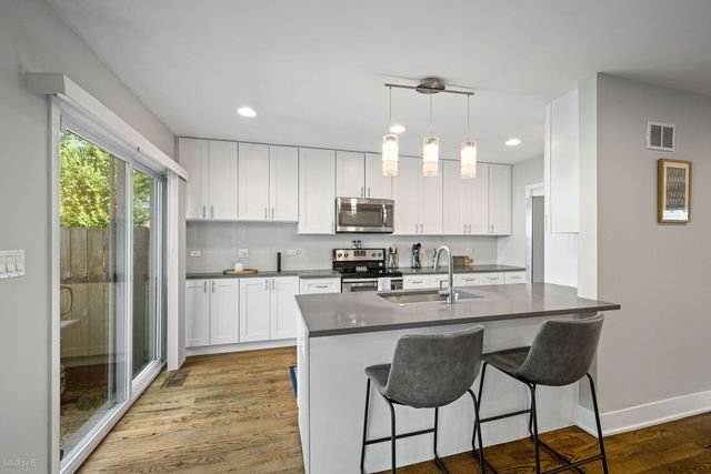 3115 Lake Avenue C, Wilmette, IL 60091