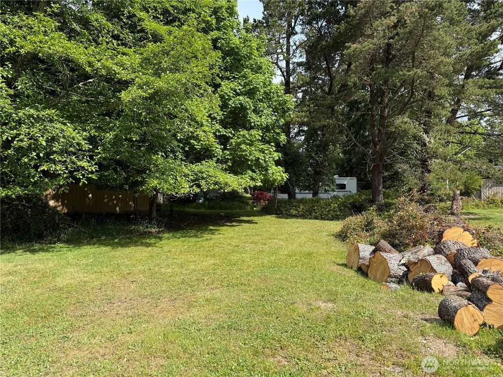 1305 322nd Place, Ocean Park, WA 98640