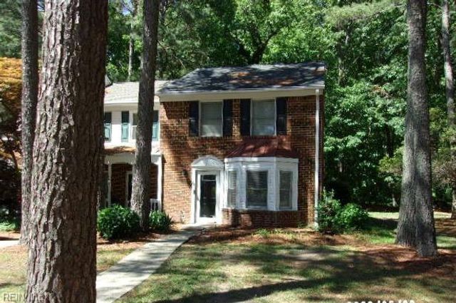 20 Corwin CIR, Hampton, VA 23666