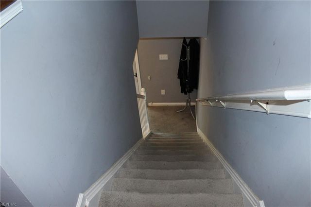 20 Corwin CIR, Hampton, VA 23666