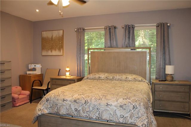 20 Corwin CIR, Hampton, VA 23666