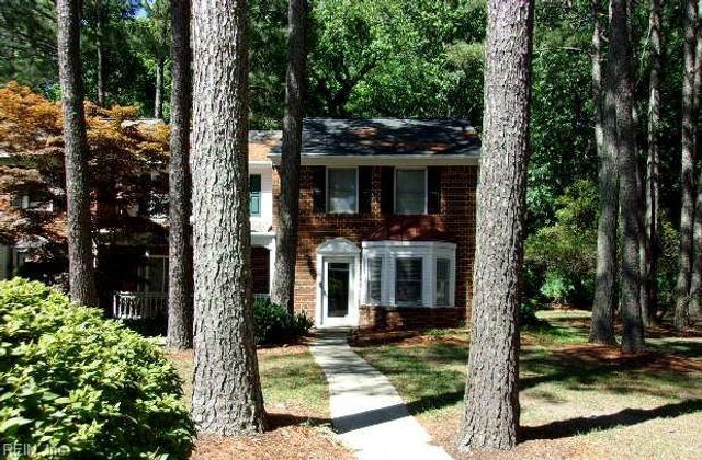 20 Corwin CIR, Hampton, VA 23666