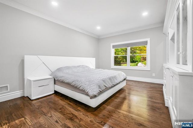 7 Brookside Drive, Upper Saddle River, NJ 07458