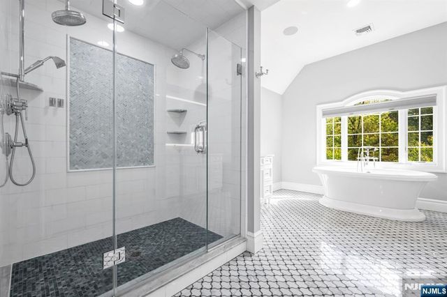 7 Brookside Drive, Upper Saddle River, NJ 07458