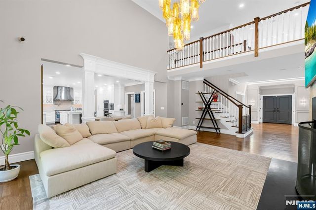 7 Brookside Drive, Upper Saddle River, NJ 07458