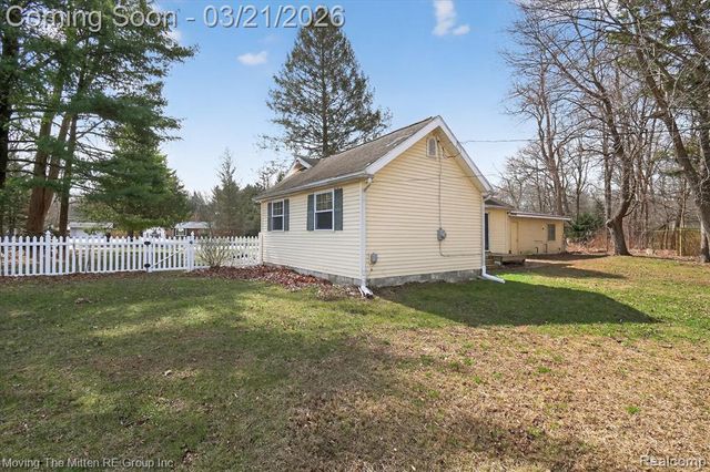 40220 Harris Road, Belleville, MI 48111