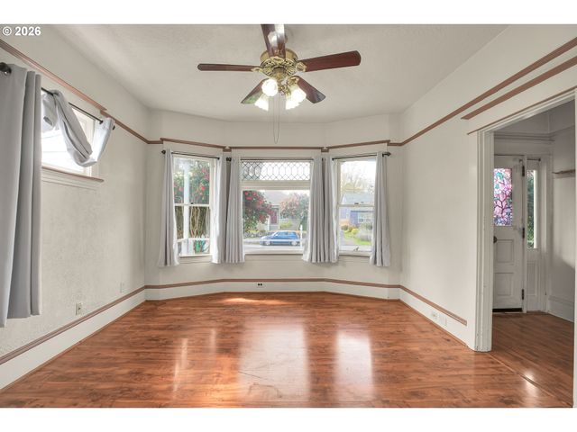 5636 N DELAWARE Ave, Portland, OR 97217