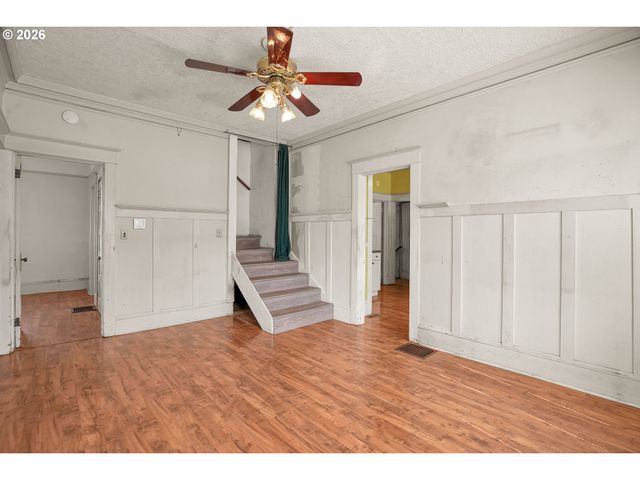 5636 N DELAWARE Ave, Portland, OR 97217