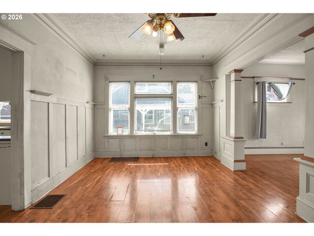 5636 N DELAWARE Ave, Portland, OR 97217