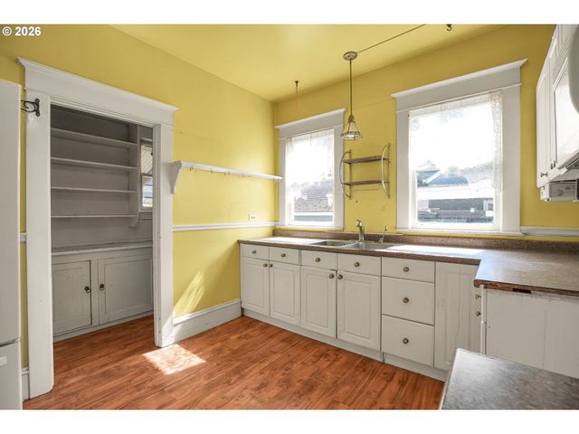 5636 N DELAWARE Ave, Portland, OR 97217