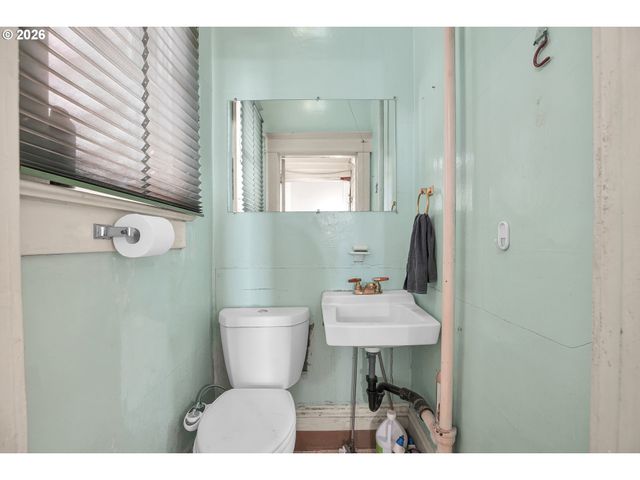 5636 N DELAWARE Ave, Portland, OR 97217