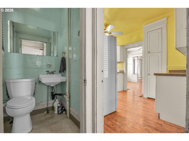 5636 N DELAWARE Ave, Portland, OR 97217