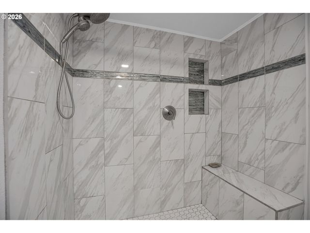 5636 N DELAWARE Ave, Portland, OR 97217