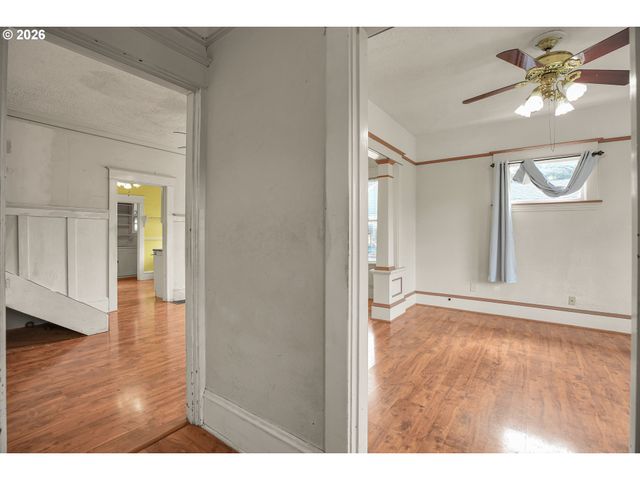 5636 N DELAWARE Ave, Portland, OR 97217