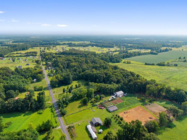 2639 Eugene Reed Rd, Woodbury, TN 37190