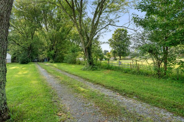 2639 Eugene Reed Rd, Woodbury, TN 37190