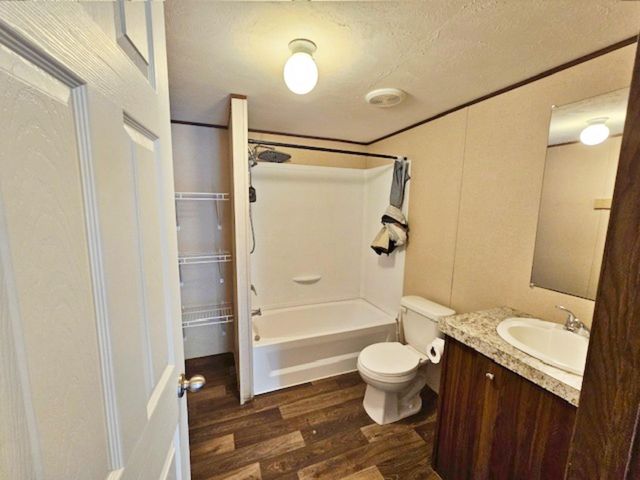 1032 Reeves Road, Garwood, TX 77442