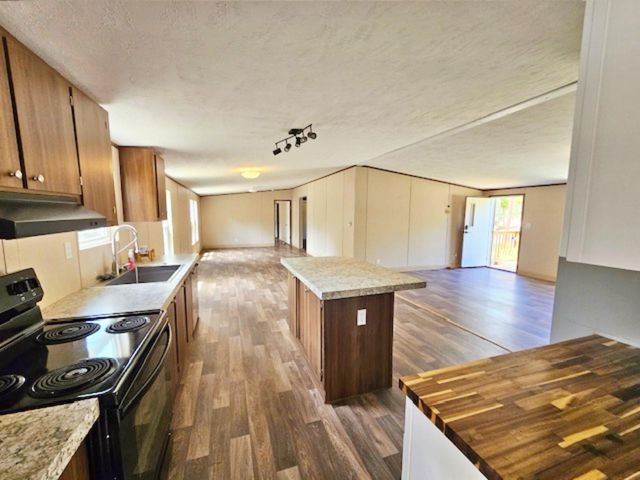 1032 Reeves Road, Garwood, TX 77442