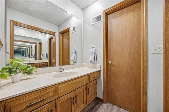 7805 W 114 Terrace, Overland Park, KS 66210