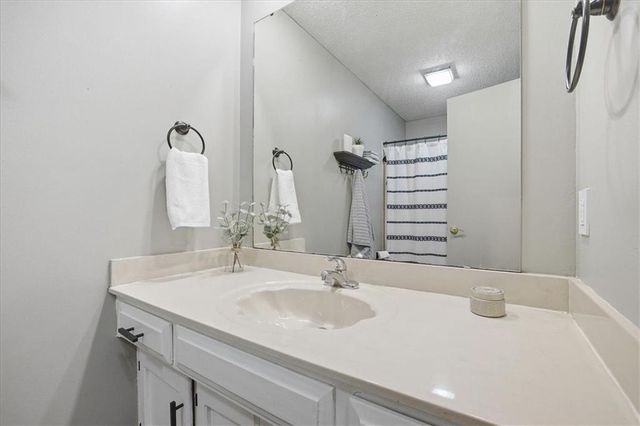 7805 W 114 Terrace, Overland Park, KS 66210