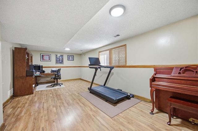 7805 W 114 Terrace, Overland Park, KS 66210