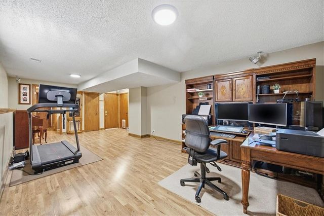 7805 W 114 Terrace, Overland Park, KS 66210