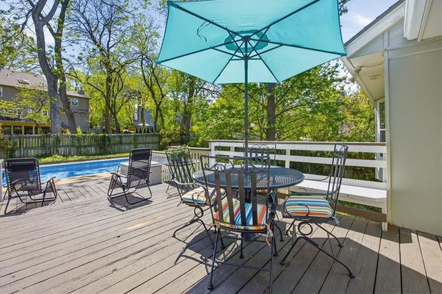 7805 W 114 Terrace, Overland Park, KS 66210