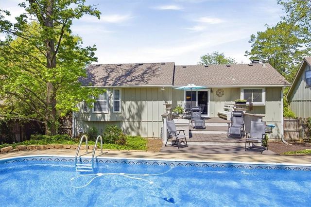 7805 W 114 Terrace, Overland Park, KS 66210