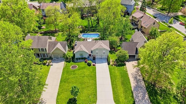 7805 W 114 Terrace, Overland Park, KS 66210