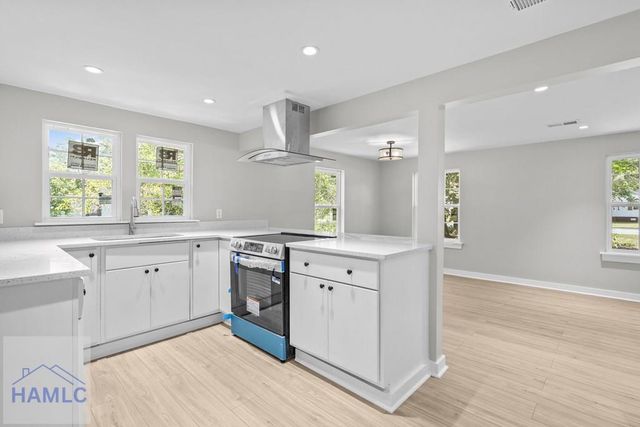 2154 Black Road, Darien, GA 31305