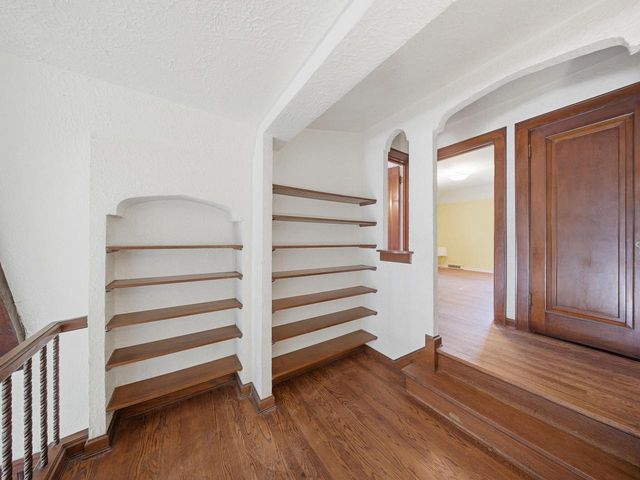 1555 E Olive STREET, Shorewood, WI 53211