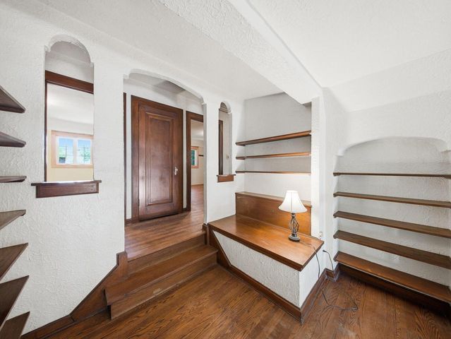 1555 E Olive STREET, Shorewood, WI 53211