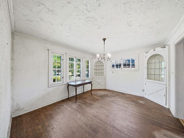 1555 E Olive STREET, Shorewood, WI 53211