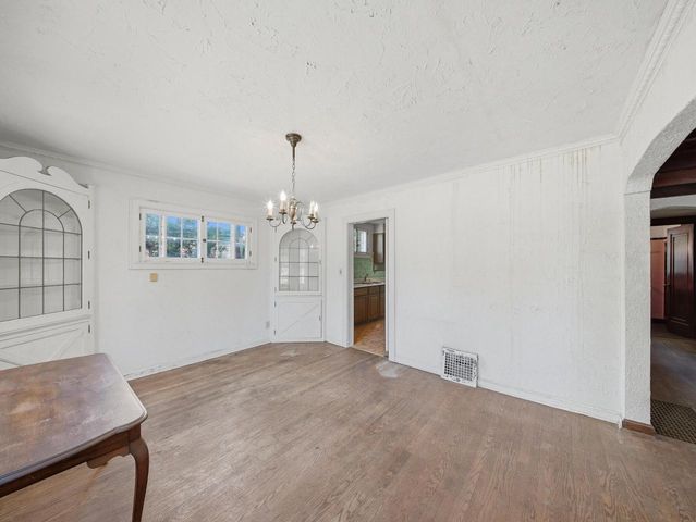 1555 E Olive STREET, Shorewood, WI 53211