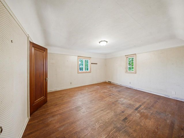 1555 E Olive STREET, Shorewood, WI 53211