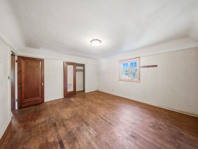 1555 E Olive STREET, Shorewood, WI 53211