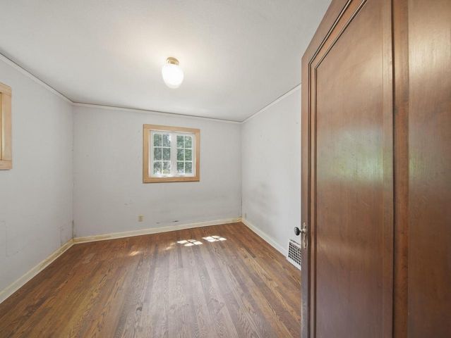 1555 E Olive STREET, Shorewood, WI 53211