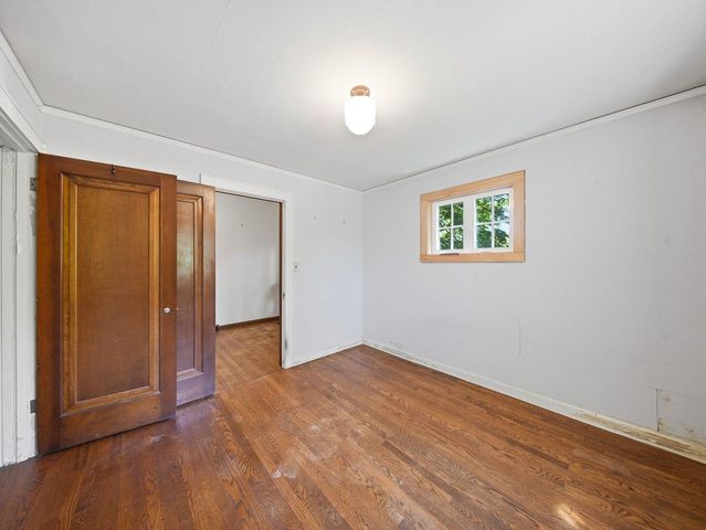 1555 E Olive STREET, Shorewood, WI 53211