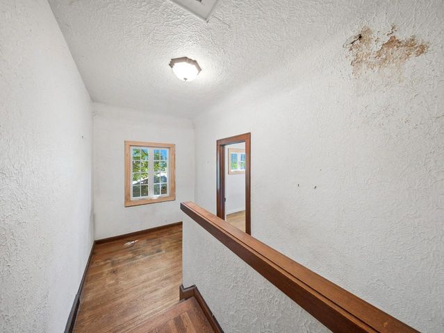 1555 E Olive STREET, Shorewood, WI 53211