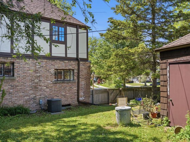 1555 E Olive STREET, Shorewood, WI 53211