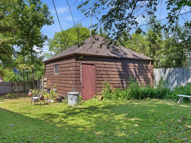 1555 E Olive STREET, Shorewood, WI 53211